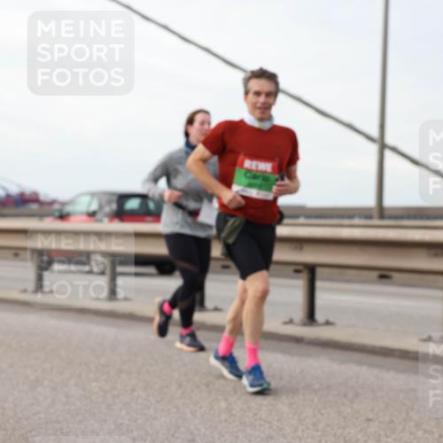03.10.2025 - Köhlbrandbrückenlauf Lena Gebhardt http://msf.ph/oto/9129559 03.10.2025 16:04:09 Position 2  meine-sportfotos.de