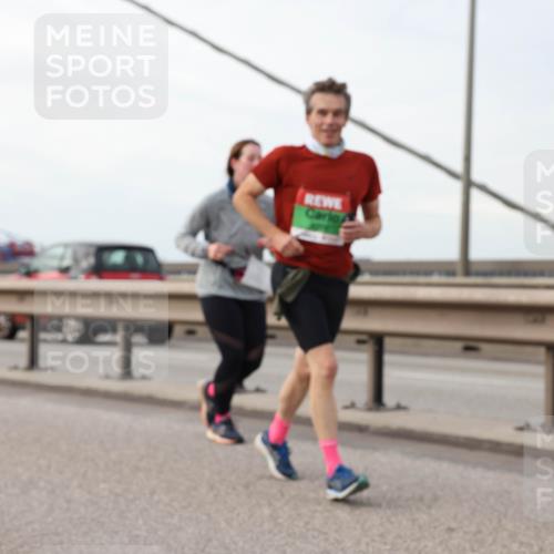 03.10.2025 - Köhlbrandbrückenlauf Lena Gebhardt http://msf.ph/oto/9129563 03.10.2025 16:04:09 Position 2  meine-sportfotos.de