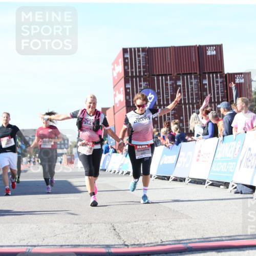 03.10.2025 - Köhlbrandbrückenlauf Jannik Wohlers http://msf.ph/oto/9129564 03.10.2025 13:44:00 Ziel 4295, 5351, 5445, 6010, 6011, 6550 meine-sportfotos.de