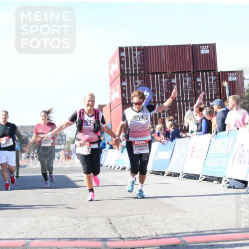 03.10.2025 - Köhlbrandbrückenlauf Jannik Wohlers http://msf.ph/oto/9129566 03.10.2025 13:44:00 Ziel 4295, 5351, 5445, 6010, 6011, 6550 meine-sportfotos.de