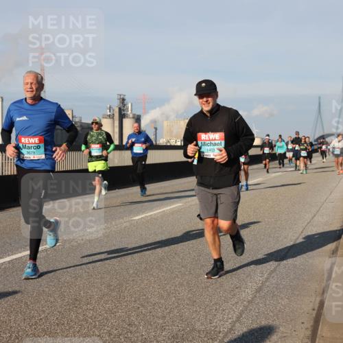 03.10.2025 - Köhlbrandbrückenlauf Lena Gebhardt http://msf.ph/oto/9129567 03.10.2025 09:48:58 Position 2 3679, 1403 meine-sportfotos.de
