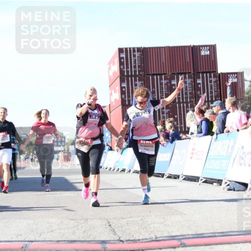 03.10.2025 - Köhlbrandbrückenlauf Jannik Wohlers http://msf.ph/oto/9129572 03.10.2025 13:44:01 Ziel 4295, 5351, 5445, 6010, 6011, 6550 meine-sportfotos.de
