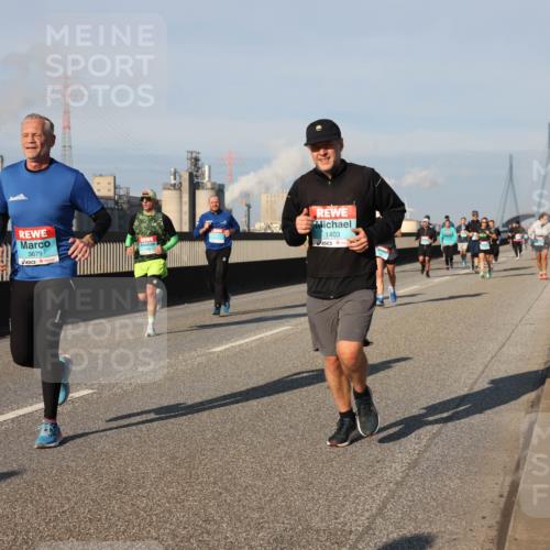 03.10.2025 - Köhlbrandbrückenlauf Lena Gebhardt http://msf.ph/oto/9129573 03.10.2025 09:48:58 Position 2 3679, 1403 meine-sportfotos.de