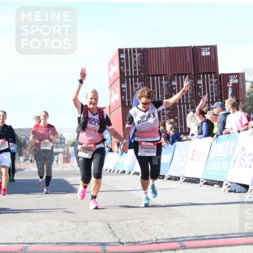 03.10.2025 - Köhlbrandbrückenlauf Jannik Wohlers http://msf.ph/oto/9129574 03.10.2025 13:44:01 Ziel 4295, 5351, 5445, 6010, 6011, 6550 meine-sportfotos.de