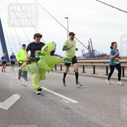 03.10.2025 - Köhlbrandbrückenlauf Lena Gebhardt http://msf.ph/oto/9129583 03.10.2025 16:04:11 Position 2 328 meine-sportfotos.de