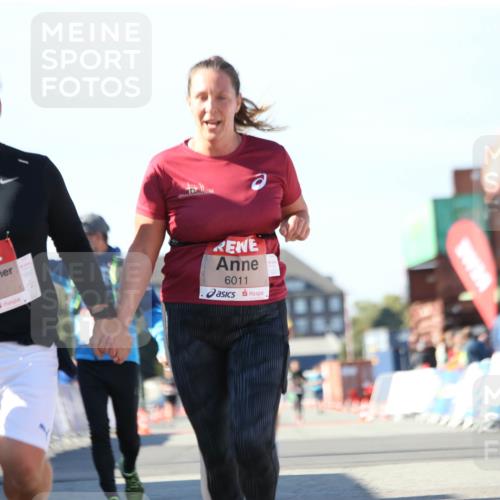 03.10.2025 - Köhlbrandbrückenlauf Jannik Wohlers http://msf.ph/oto/9129589 03.10.2025 13:44:03 Ziel 4295, 5415, 5416, 5445, 6010, 6011, 6550 meine-sportfotos.de