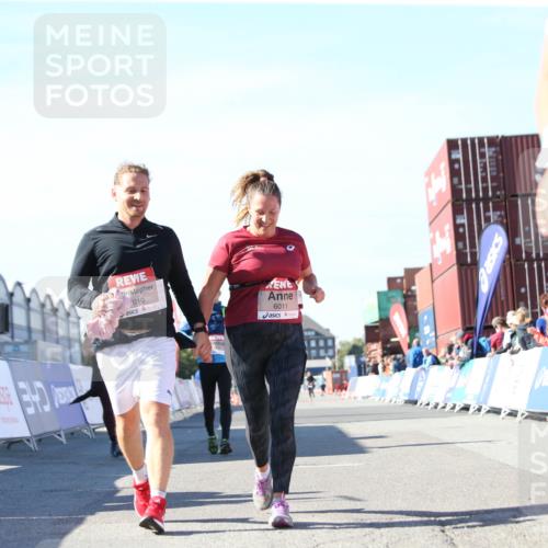 03.10.2025 - Köhlbrandbrückenlauf Jannik Wohlers http://msf.ph/oto/9129597 03.10.2025 13:44:04 Ziel 4295, 5415, 5416, 5445, 6010, 6011, 6550 meine-sportfotos.de