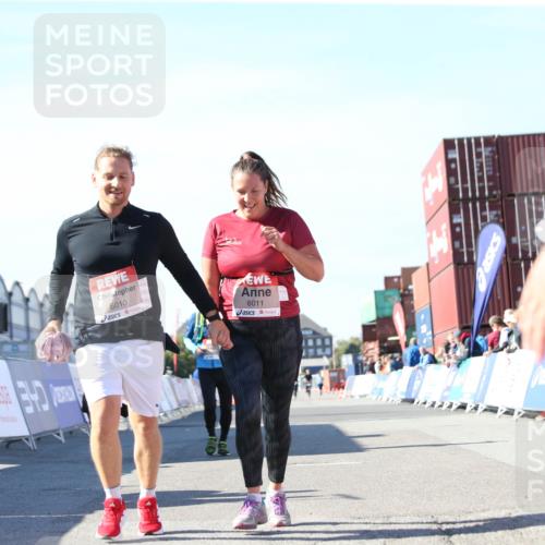 03.10.2025 - Köhlbrandbrückenlauf Jannik Wohlers http://msf.ph/oto/9129604 03.10.2025 13:44:04 Ziel 4295, 5415, 5416, 5445, 6010, 6011, 6550 meine-sportfotos.de