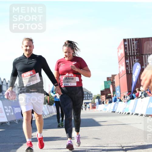 03.10.2025 - Köhlbrandbrückenlauf Jannik Wohlers http://msf.ph/oto/9129605 03.10.2025 13:44:04 Ziel 4295, 5415, 5416, 5445, 6010, 6011, 6550 meine-sportfotos.de