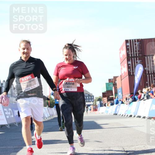 03.10.2025 - Köhlbrandbrückenlauf Jannik Wohlers http://msf.ph/oto/9129608 03.10.2025 13:44:04 Ziel 4295, 5415, 5416, 5445, 6010, 6011, 6550 meine-sportfotos.de