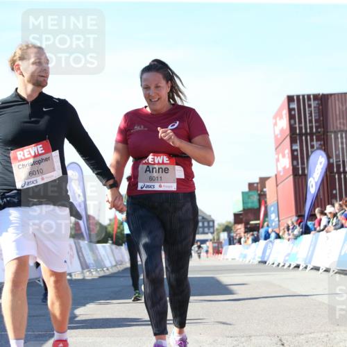 03.10.2025 - Köhlbrandbrückenlauf Jannik Wohlers http://msf.ph/oto/9129618 03.10.2025 13:44:05 Ziel 4295, 5415, 5416, 5445, 6010, 6011, 6550 meine-sportfotos.de