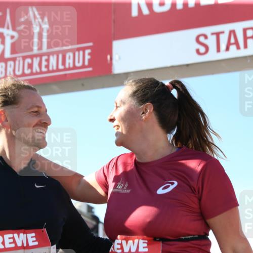 03.10.2025 - Köhlbrandbrückenlauf Jannik Wohlers http://msf.ph/oto/9129626 03.10.2025 13:44:07 Ziel 4295, 4906, 5415, 5416, 5445, 6010, 6011, 6550 meine-sportfotos.de