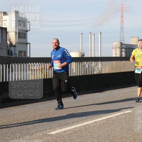 03.10.2025 - Köhlbrandbrückenlauf Lena Gebhardt http://msf.ph/oto/9129638 03.10.2025 09:49:01 Position 2 376, 3333, 124 meine-sportfotos.de