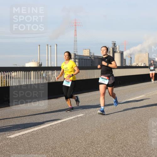 03.10.2025 - Köhlbrandbrückenlauf Lena Gebhardt http://msf.ph/oto/9129645 03.10.2025 09:49:01 Position 2 777 meine-sportfotos.de