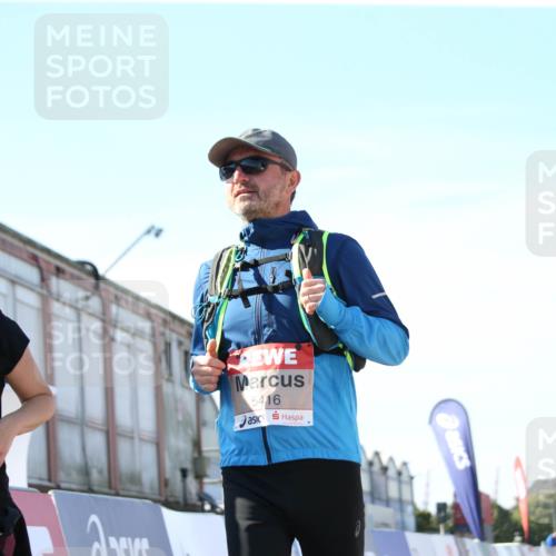 03.10.2025 - Köhlbrandbrückenlauf Jannik Wohlers http://msf.ph/oto/9129646 03.10.2025 13:44:09 Ziel 4295, 4906, 5415, 5416, 5445, 6010, 6011, 6550 meine-sportfotos.de