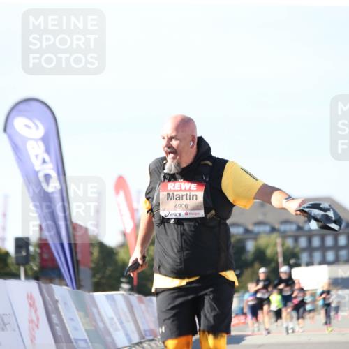 03.10.2025 - Köhlbrandbrückenlauf Jannik Wohlers http://msf.ph/oto/9129648 03.10.2025 13:44:10 Ziel 4906, 5415, 5416, 5445, 6010, 6011, 6550 meine-sportfotos.de