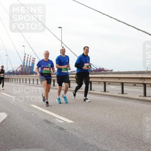 03.10.2025 - Köhlbrandbrückenlauf Lena Gebhardt http://msf.ph/oto/9129671 03.10.2025 16:04:17 Position 2  meine-sportfotos.de
