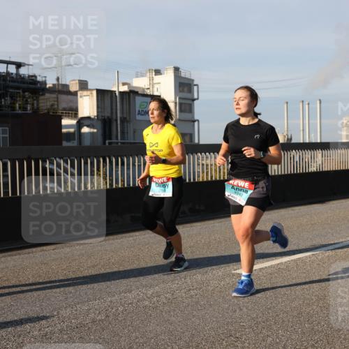 03.10.2025 - Köhlbrandbrückenlauf Lena Gebhardt http://msf.ph/oto/9129673 03.10.2025 09:49:02 Position 2 3333, 1242 meine-sportfotos.de