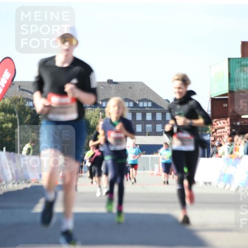03.10.2025 - Köhlbrandbrückenlauf Jannik Wohlers http://msf.ph/oto/9129686 03.10.2025 13:44:23 Ziel 4906, 5904, 5905, 6257, 6258 meine-sportfotos.de