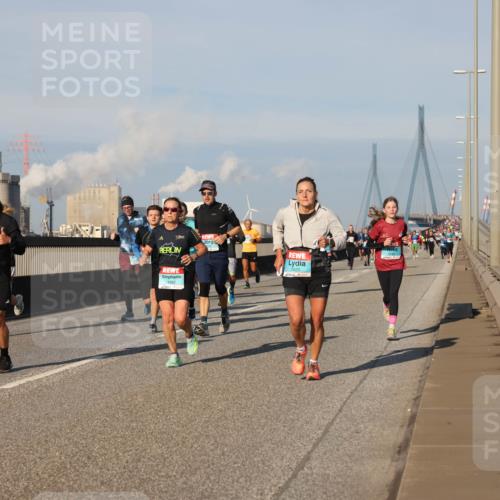 03.10.2025 - Köhlbrandbrückenlauf Lena Gebhardt http://msf.ph/oto/9129689 03.10.2025 09:49:04 Position 2 1092 meine-sportfotos.de
