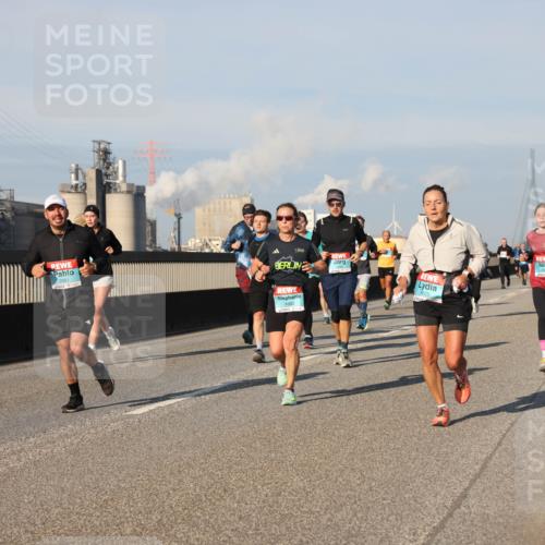 03.10.2025 - Köhlbrandbrückenlauf Lena Gebhardt http://msf.ph/oto/9129699 03.10.2025 09:49:04 Position 2 1092 meine-sportfotos.de