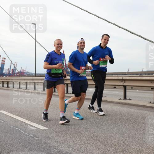 03.10.2025 - Köhlbrandbrückenlauf Lena Gebhardt http://msf.ph/oto/9129700 03.10.2025 16:04:18 Position 2 9248 meine-sportfotos.de