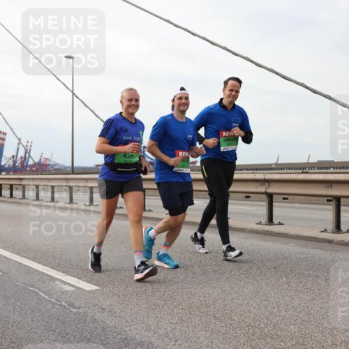03.10.2025 - Köhlbrandbrückenlauf Lena Gebhardt http://msf.ph/oto/9129703 03.10.2025 16:04:18 Position 2 9248, 9253 meine-sportfotos.de