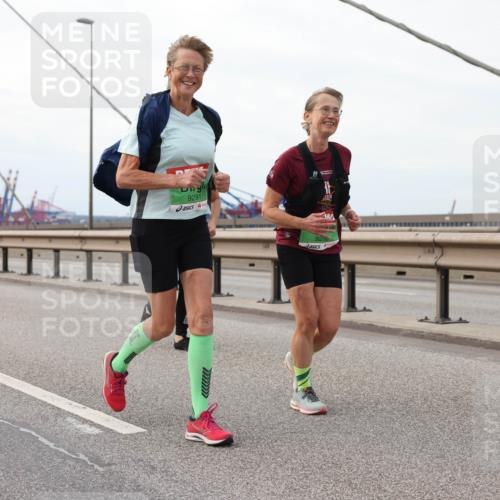 03.10.2025 - Köhlbrandbrückenlauf Lena Gebhardt http://msf.ph/oto/9129796 03.10.2025 16:04:29 Position 2 9291, 9290 meine-sportfotos.de