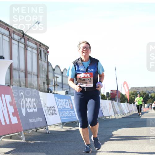 03.10.2025 - Köhlbrandbrückenlauf Jannik Wohlers http://msf.ph/oto/9129800 03.10.2025 13:44:41 Ziel 5696, 5919 meine-sportfotos.de