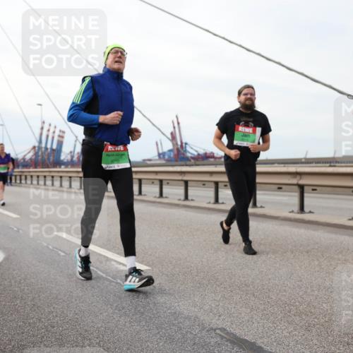 03.10.2025 - Köhlbrandbrückenlauf Lena Gebhardt http://msf.ph/oto/9129804 03.10.2025 16:04:30 Position 2 8010 meine-sportfotos.de