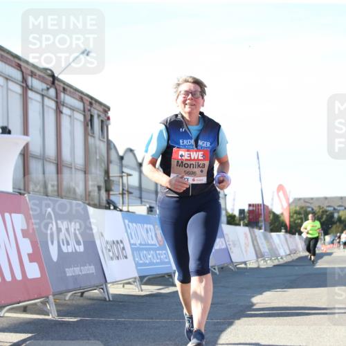 03.10.2025 - Köhlbrandbrückenlauf Jannik Wohlers http://msf.ph/oto/9129806 03.10.2025 13:44:41 Ziel 5696, 5919 meine-sportfotos.de