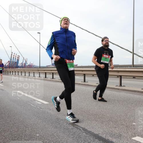 03.10.2025 - Köhlbrandbrückenlauf Lena Gebhardt http://msf.ph/oto/9129815 03.10.2025 16:04:31 Position 2  meine-sportfotos.de