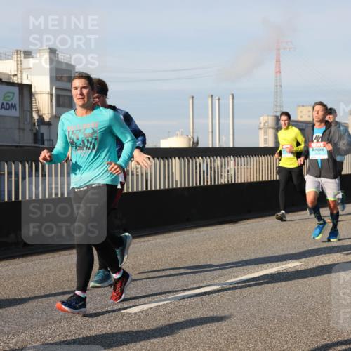 03.10.2025 - Köhlbrandbrückenlauf Lena Gebhardt http://msf.ph/oto/9129818 03.10.2025 09:49:08 Position 2  meine-sportfotos.de