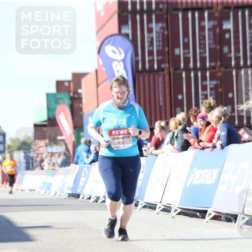 03.10.2025 - Köhlbrandbrückenlauf Jannik Wohlers http://msf.ph/oto/9129819 03.10.2025 13:44:50 Ziel 5696, 5932, 6542, 6546 meine-sportfotos.de