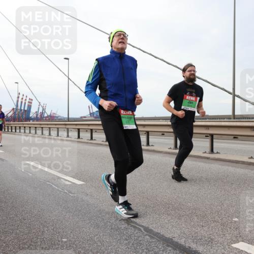 03.10.2025 - Köhlbrandbrückenlauf Lena Gebhardt http://msf.ph/oto/9129820 03.10.2025 16:04:31 Position 2 8010 meine-sportfotos.de