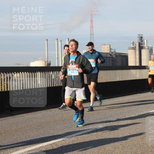 03.10.2025 - Köhlbrandbrückenlauf Lena Gebhardt http://msf.ph/oto/9129837 03.10.2025 09:49:09 Position 2 3656, 3799 meine-sportfotos.de