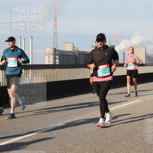 03.10.2025 - Köhlbrandbrückenlauf Lena Gebhardt http://msf.ph/oto/9129860 03.10.2025 09:49:10 Position 2 3228, 3799 meine-sportfotos.de