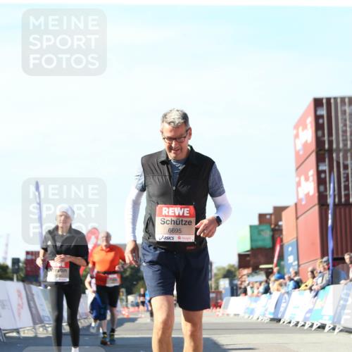 03.10.2025 - Köhlbrandbrückenlauf Jannik Wohlers http://msf.ph/oto/9129891 03.10.2025 13:45:21 Ziel 5015, 5600, 6264, 6695 meine-sportfotos.de