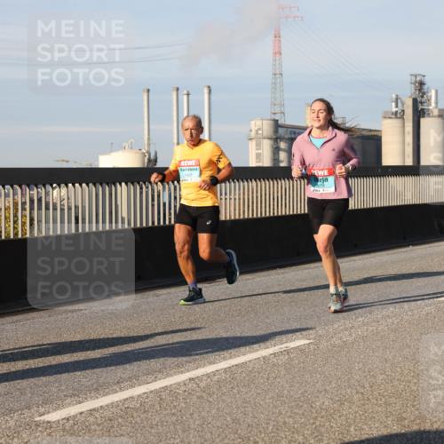 03.10.2025 - Köhlbrandbrückenlauf Lena Gebhardt http://msf.ph/oto/9129896 03.10.2025 09:49:12 Position 2 1428, 3579 meine-sportfotos.de