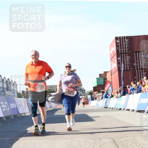 03.10.2025 - Köhlbrandbrückenlauf Jannik Wohlers http://msf.ph/oto/9129950 03.10.2025 13:45:27 Ziel 5223, 5600, 5999, 6695 meine-sportfotos.de