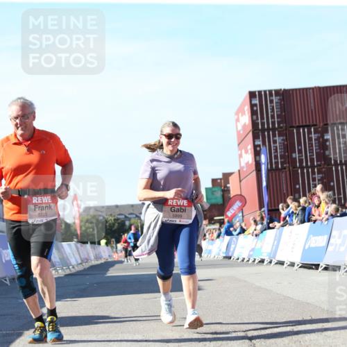 03.10.2025 - Köhlbrandbrückenlauf Jannik Wohlers http://msf.ph/oto/9129955 03.10.2025 13:45:28 Ziel 5223, 5600, 5999, 6695 meine-sportfotos.de