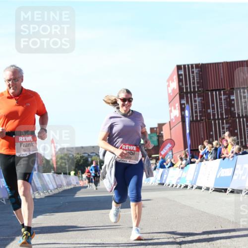 03.10.2025 - Köhlbrandbrückenlauf Jannik Wohlers http://msf.ph/oto/9129960 03.10.2025 13:45:28 Ziel 5223, 5600, 5999, 6695 meine-sportfotos.de