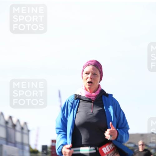 03.10.2025 - Köhlbrandbrückenlauf Jannik Wohlers http://msf.ph/oto/9129971 03.10.2025 13:45:44 Ziel 5184, 5860, 6029 meine-sportfotos.de