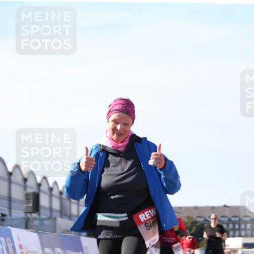03.10.2025 - Köhlbrandbrückenlauf Jannik Wohlers http://msf.ph/oto/9129977 03.10.2025 13:45:44 Ziel 5184, 5860, 6029 meine-sportfotos.de