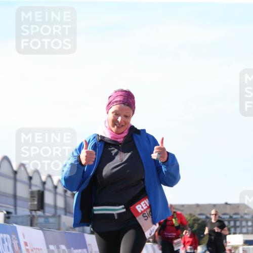 03.10.2025 - Köhlbrandbrückenlauf Jannik Wohlers http://msf.ph/oto/9129978 03.10.2025 13:45:44 Ziel 5184, 5860, 6029 meine-sportfotos.de