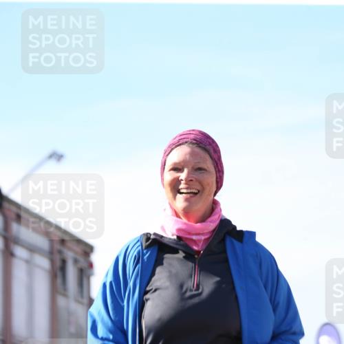 03.10.2025 - Köhlbrandbrückenlauf Jannik Wohlers http://msf.ph/oto/9129986 03.10.2025 13:45:45 Ziel 5184, 5860, 6029 meine-sportfotos.de
