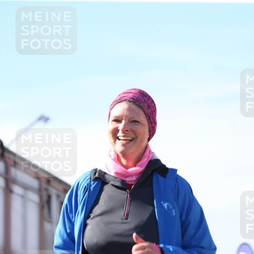 03.10.2025 - Köhlbrandbrückenlauf Jannik Wohlers http://msf.ph/oto/9129990 03.10.2025 13:45:45 Ziel 5184, 5860, 6029 meine-sportfotos.de