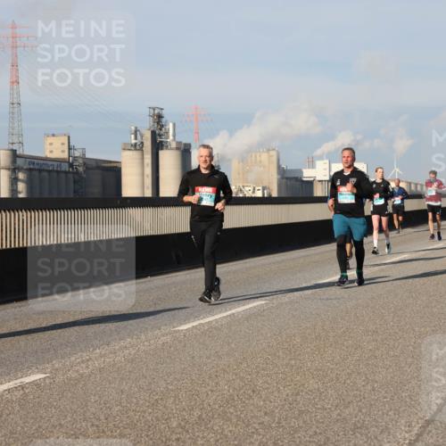03.10.2025 - Köhlbrandbrückenlauf Lena Gebhardt http://msf.ph/oto/9129992 03.10.2025 09:49:16 Position 2  meine-sportfotos.de