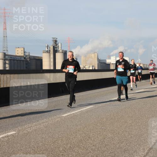 03.10.2025 - Köhlbrandbrückenlauf Lena Gebhardt http://msf.ph/oto/9129997 03.10.2025 09:49:16 Position 2  meine-sportfotos.de