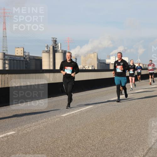 03.10.2025 - Köhlbrandbrückenlauf Lena Gebhardt http://msf.ph/oto/9130001 03.10.2025 09:49:16 Position 2  meine-sportfotos.de